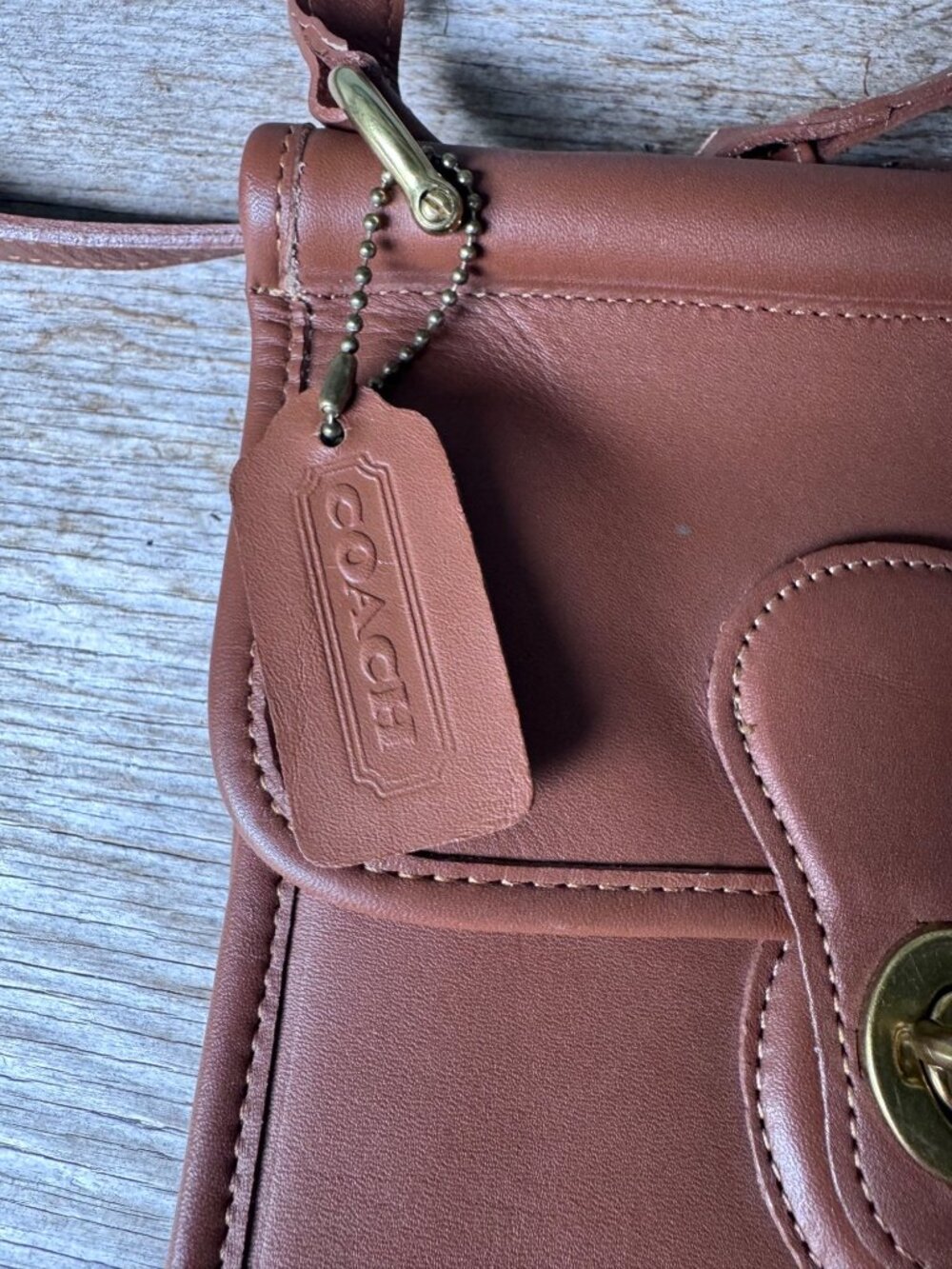 Coach Murphy 9930 British Tan Leather Crossbody Bag USA 1996 Turnlock Vintage - Picture 9 of 16